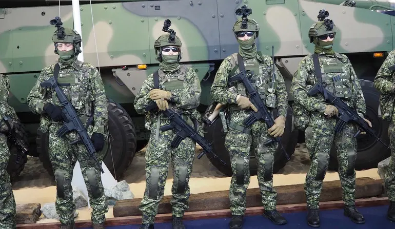 Dromader-J-Sabak-01-Defence24 - Quwa