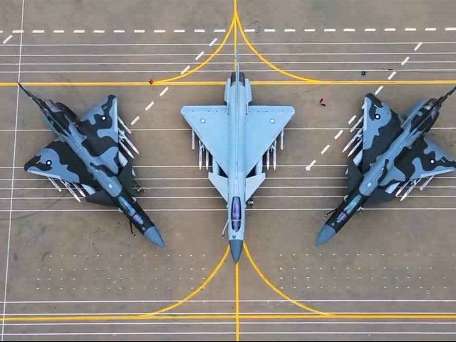 Pakistan Air Force J-10CE fighters in formation.