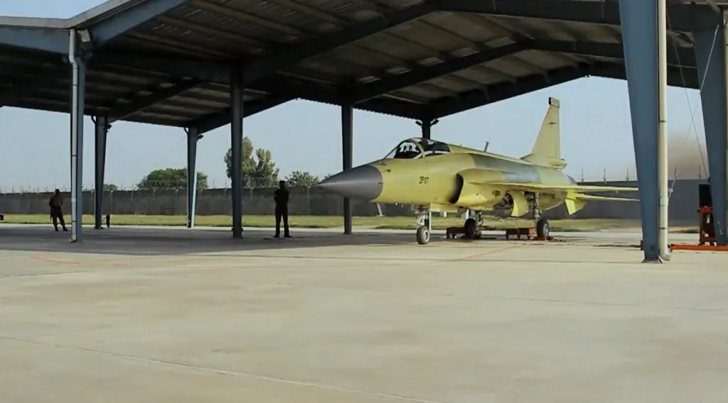 JF-17 Block-2-01 - Quwa