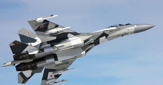باكستان تتفاوض على شراء مقاتلات Su-35 وانظمة دفاع جوي من روسيا  Su-35-UAC-01-692x360