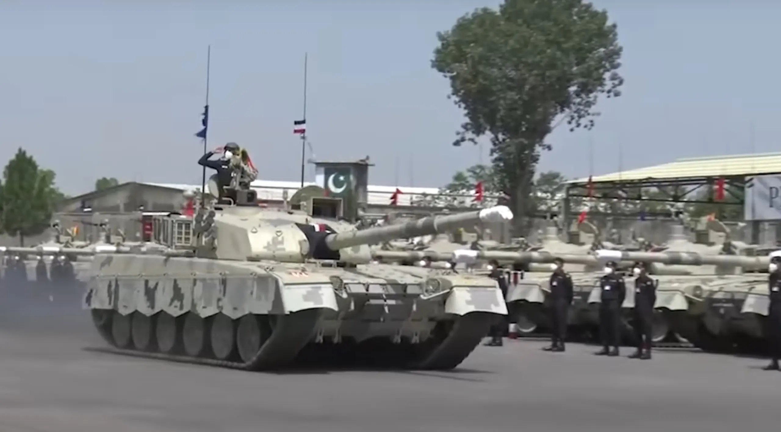 Pakistan-Army-al-Khalid-I-Tank