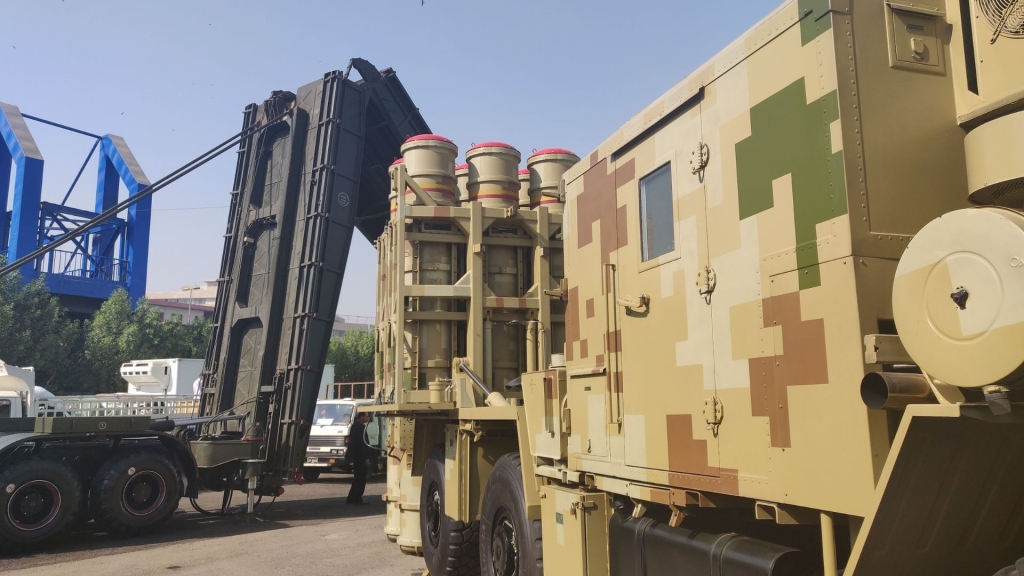 Photo of a LY-80 or HQ-16 medium-range surface-to-air missile system belonging to the Pakistan Army.