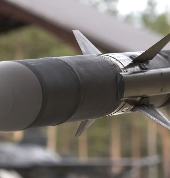 Photo of an AIM-120C8 air-to-air missile.