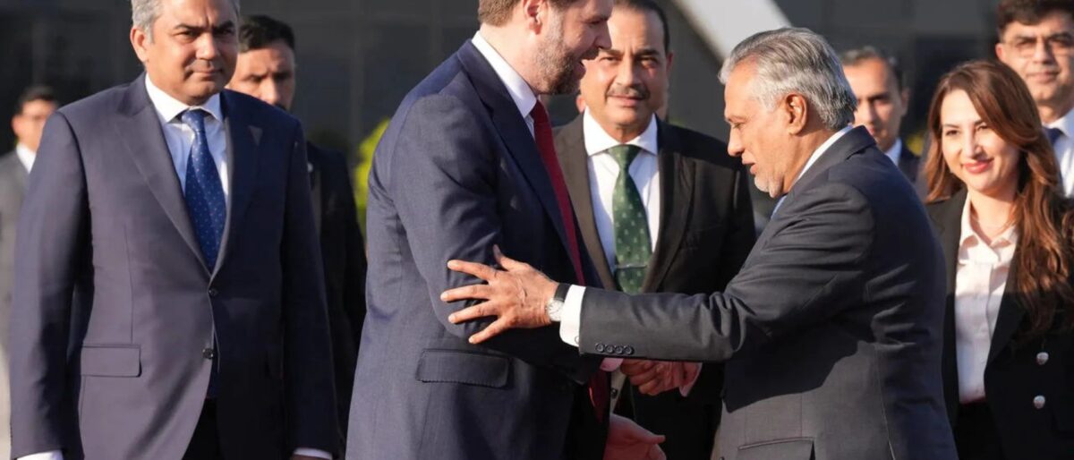 Pakistani officials meeting US officials.