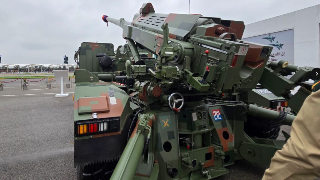 Photo of a Pakistan Army SH-15 artillery system.