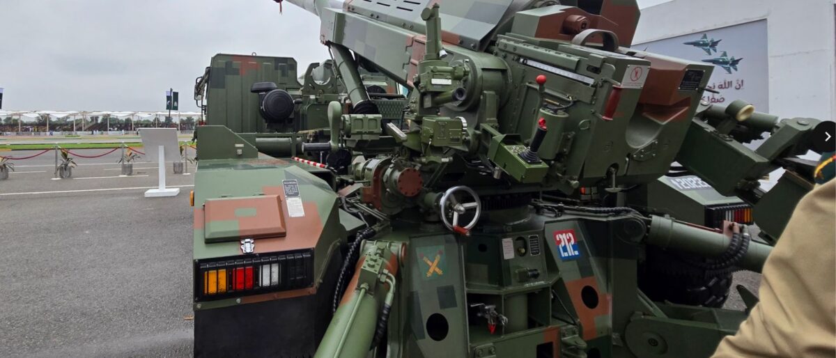 Photo of a Pakistan Army SH-15 artillery system.