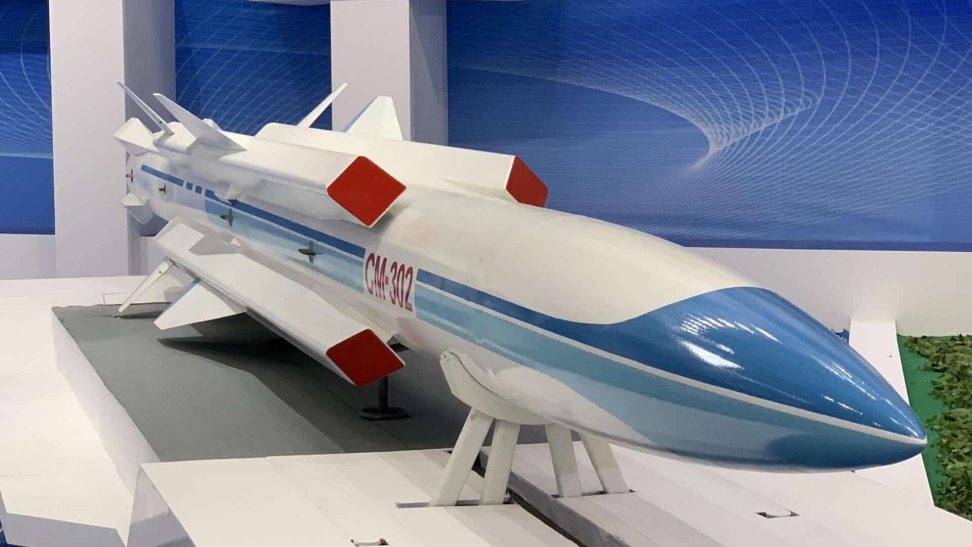 cm-302-supersonic-anti-ship-missile-casic - Quwa CM-302 supersonic anti-ship cruise missile on display at a Chinese defence exhibition, showing four air intakes and ramjet profile