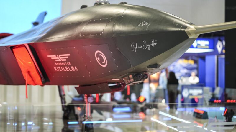 Bayraktar Kızılelma unmanned combat aircraft UCAV display SAHA 2026 Istanbul Expo Center Turkish defence industry jet-powered stealth low-observable AESA radar fifth-generation
