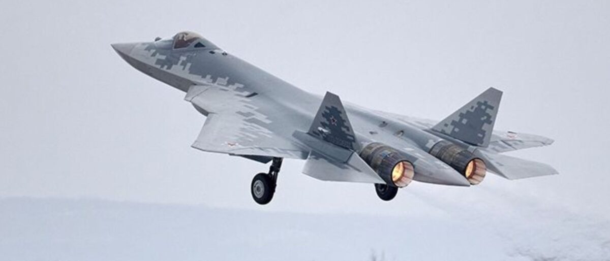 Sukhoi Su-57 'Felon' fifth-generation stealth fighter taking off — the Russian Su-57 India's Air Force is being urged to acquire.