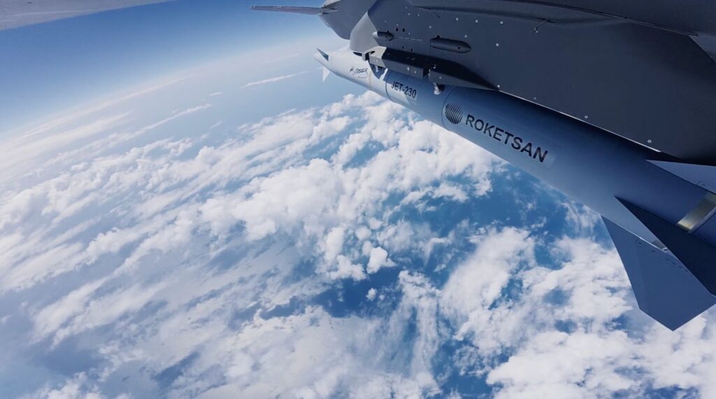 Bayraktar KIZILELMA unmanned combat aircraft, the Baykar jet that test-fired Roketsan's JET-230 supersonic missile against a sea target from over 120 km