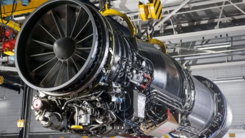 Safran chief executive Olivier Andries with Indian Prime Minister Narendra Modi at Safran's Hyderabad engine MRO facility