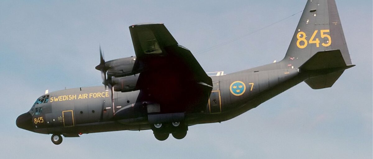 Photo of a Swedish Lockheed Martin C-130H transport aircraft