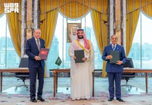 Saudi Crown Prince Mohammed bin Salman, Turkish President Recep Tayyip Erdoğan and Pakistani Prime Minister Muhammad Shehbaz Sharif sign the Makkah Joint Defence Agreement at Al-Safa Palace in Makkah on 07 August 2026.